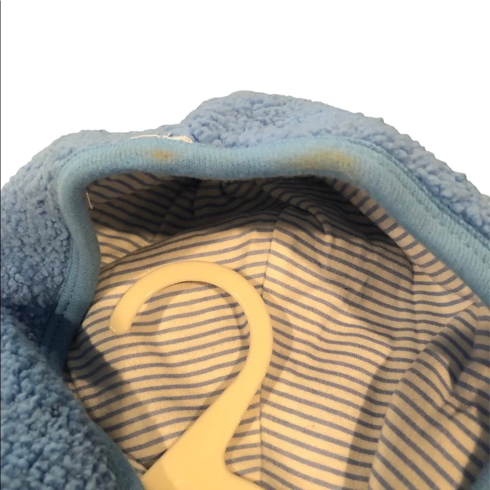 🇺🇸 🍁 BUNDLE ONLY - 5/$15  Playful Monkey Soft Fleece Onesie, size 3-6mo